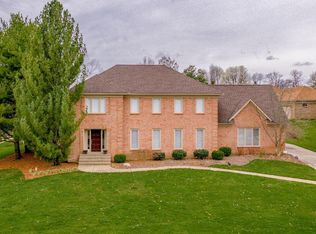 7017 Wooded Meadow Rd, Louisville, KY 40241
