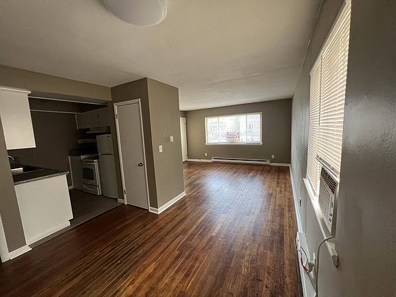 5th image of 825 W 35th St APT A