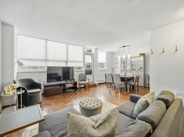 151 La Rose Ave E #101, Toronto, ON M9P 1B3