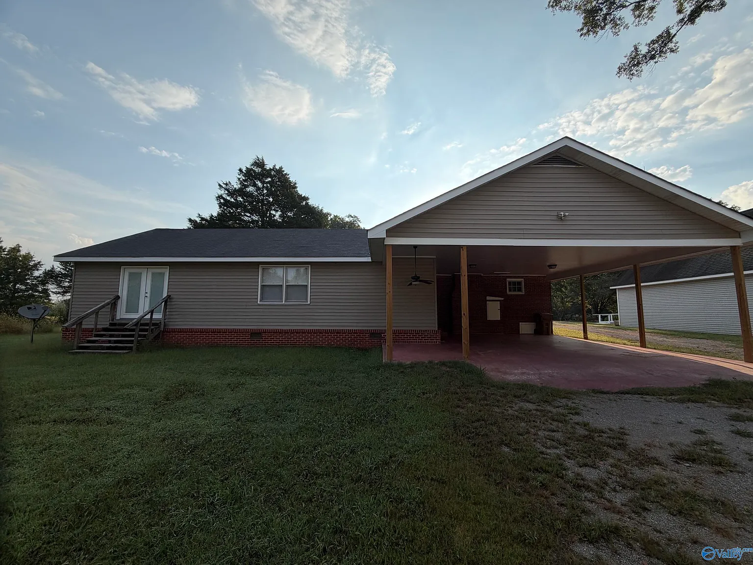4 bed, 3.0 bath, 2700 sqft, $1,600 — Photo 3