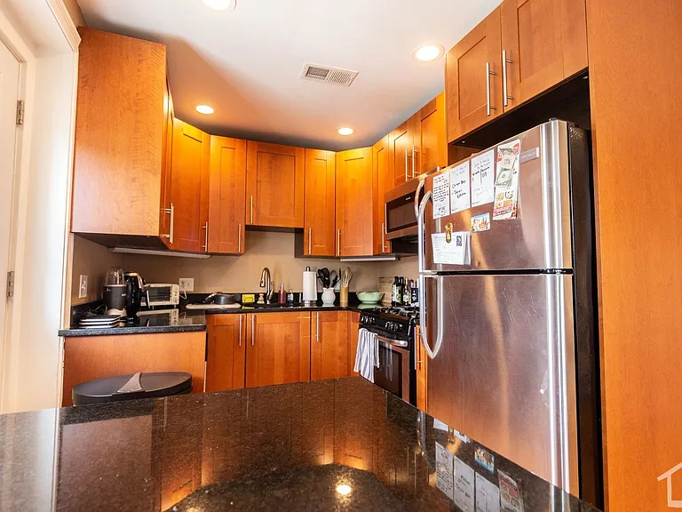 32 Linden St #7 — Photo 4