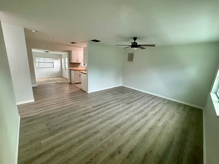 2934 Webley Dr — Photo 12