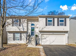 7690 Farm Hill Dr, Blacklick, OH