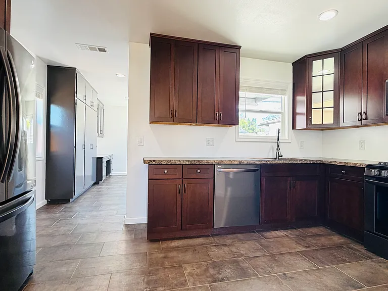 2279 N Granada Ave — Photo 6