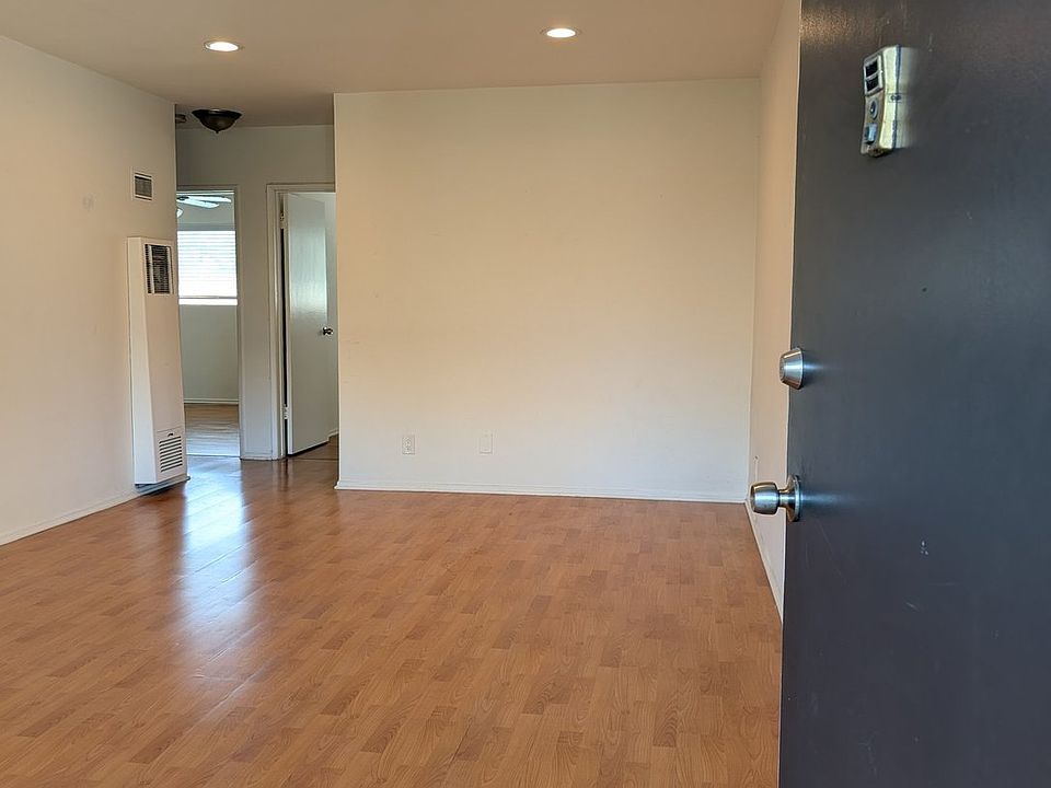 Entry to Living Room