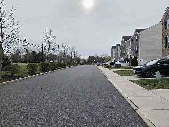4th image of 1028 Noble Pl
