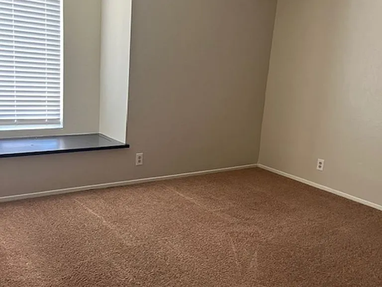 2600 Chandler Ct #31 — Photo 14