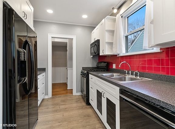 4th image of 437 S Harvard Ave