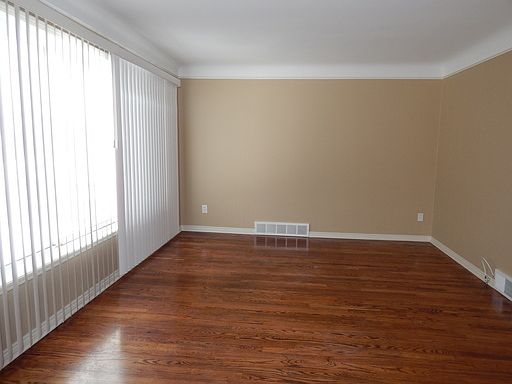 4th image of 24564 Tuscany Ave
