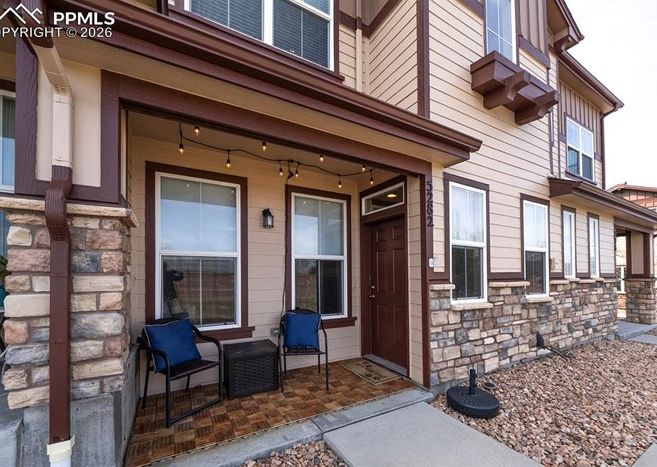 1st image of 5282 Prominence Point