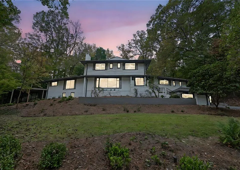 3018 W Pine Valley Rd NW