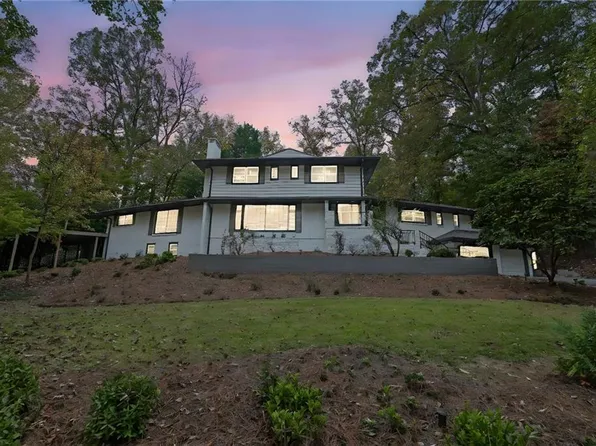 3018 W Pine Valley Rd NW, Atlanta, GA 30305