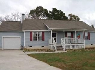 25 Davis Circle Dr, Zebulon, NC 27597