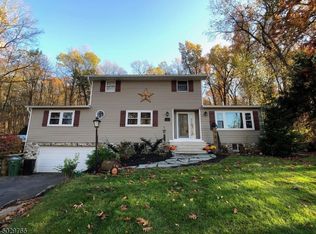 7 Lower Glen Rd, Belvidere, NJ 07823