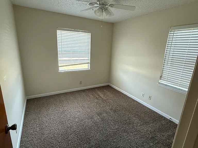 309 Currie Ave — Photo 8