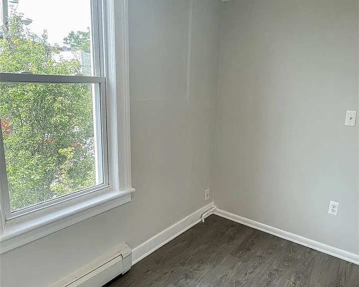 426 13th St #2 — Photo 16