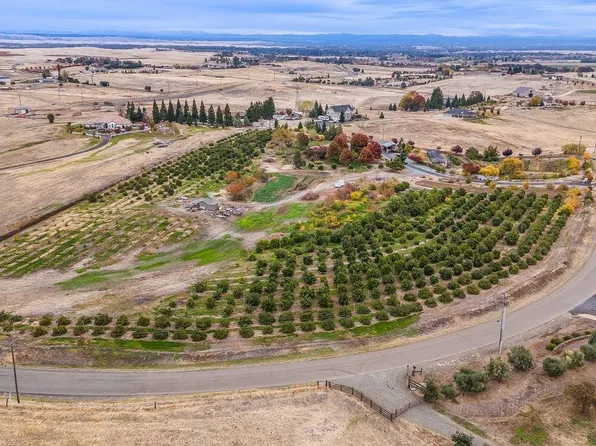 13751 Indio Dr, Sloughhouse, CA 95683