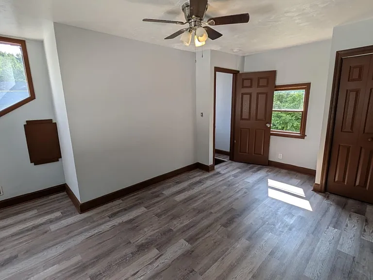 2533 Rowan St — Photo 12