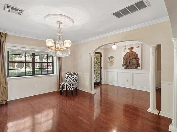 5th image of 68 Chateau Magdelaine Dr