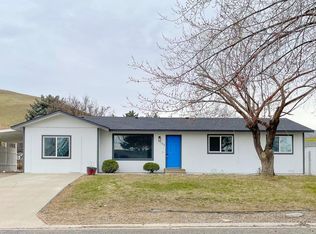 125 Walker Pl, Prosser, WA 99350