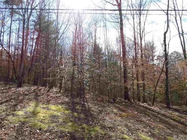 645 21st Ave NW, Hickory, NC 28601