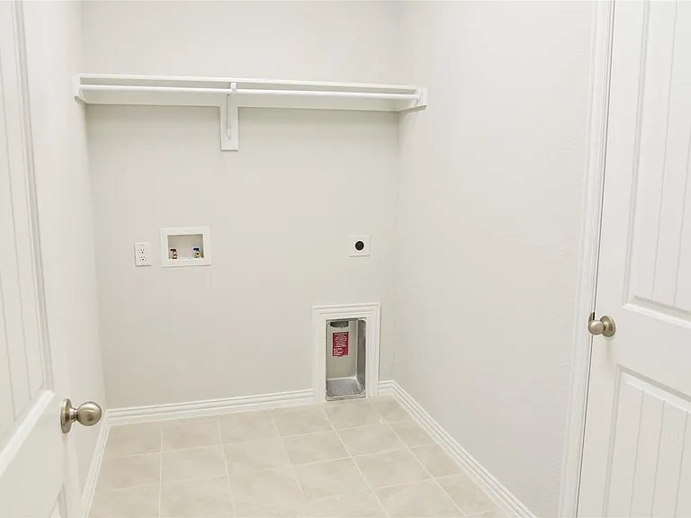 2068 Barx Dr — Photo 19