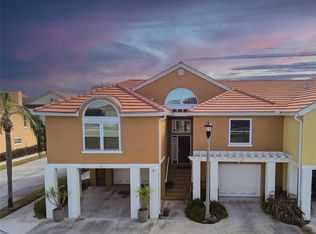 21 Crescent Pl S, Saint Petersburg, FL 33711