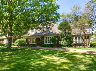 1266 Loch Ln, Lake Forest, IL 60045