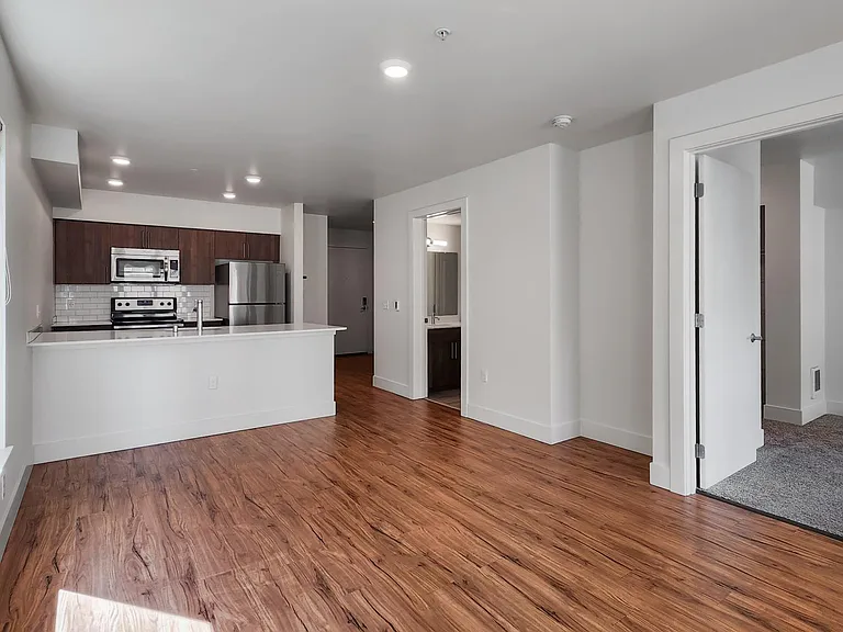 Dunn Motors Apartments — Photo 102