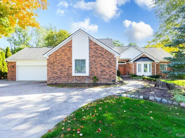 24924 Glenda Ave, Novi, MI 48375