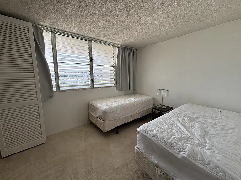 1212 Punahou St #1005 — Photo 2