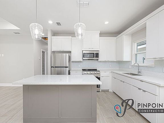 4th image of 3005 W Sandlewood St