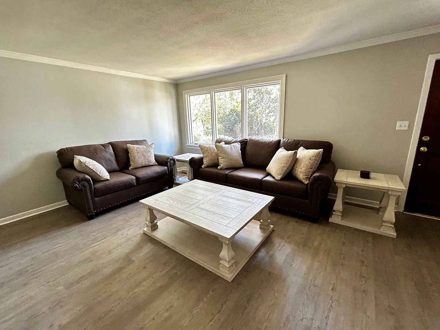 *Newly Renovated* 1903 Azalea Drive — Photo 2