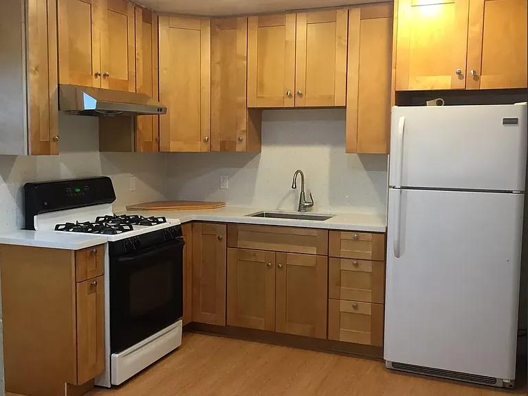 378 E Saint John St #3 — Photo 6