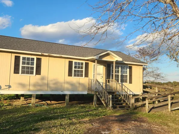 1073 Lazy Lane, Engelhard, NC 27824