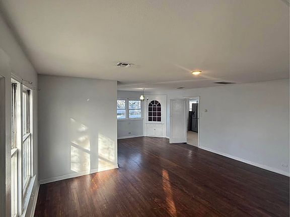 4th image of 114 E Quill Dr #B