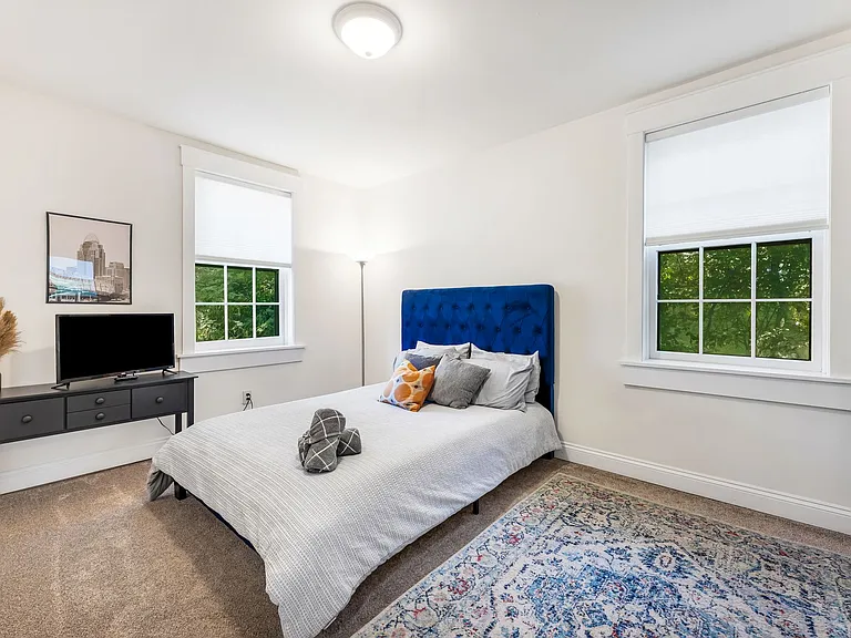 1410 Mansfield St — Photo 33