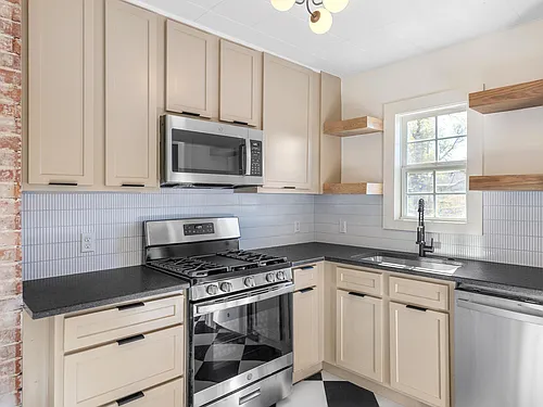 2242 W Eubanks St Photo 1