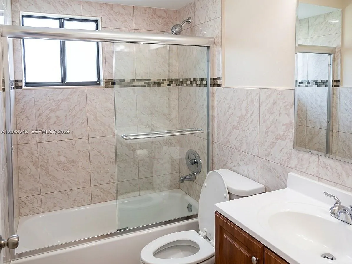 The Horizons Condo #5 — Photo 2