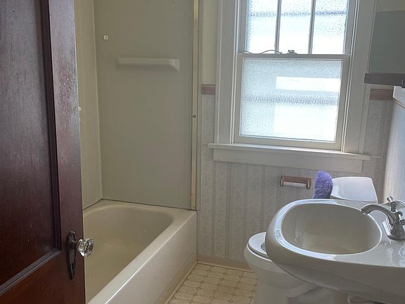5th image of 165 Kay St Floor 2