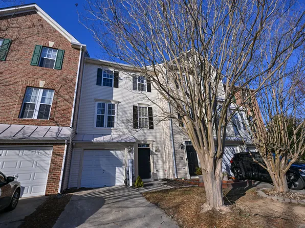 226 Old Coach Ct, Pasadena, MD 21122