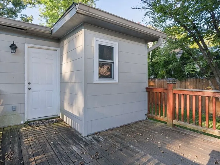 423 Money Tree Ln — Photo 24
