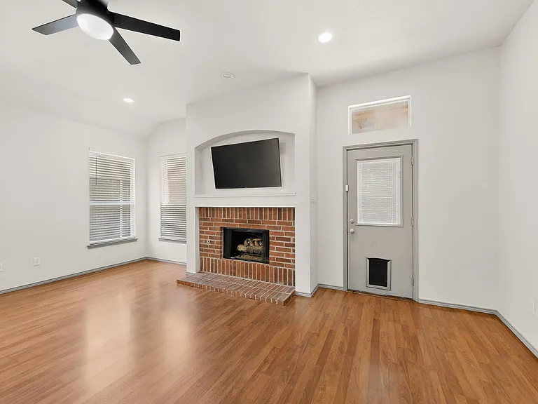 1409 Clear Creek Dr — Photo 13