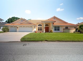 30341 Fairway Dr, Zephyrhills, FL 33543