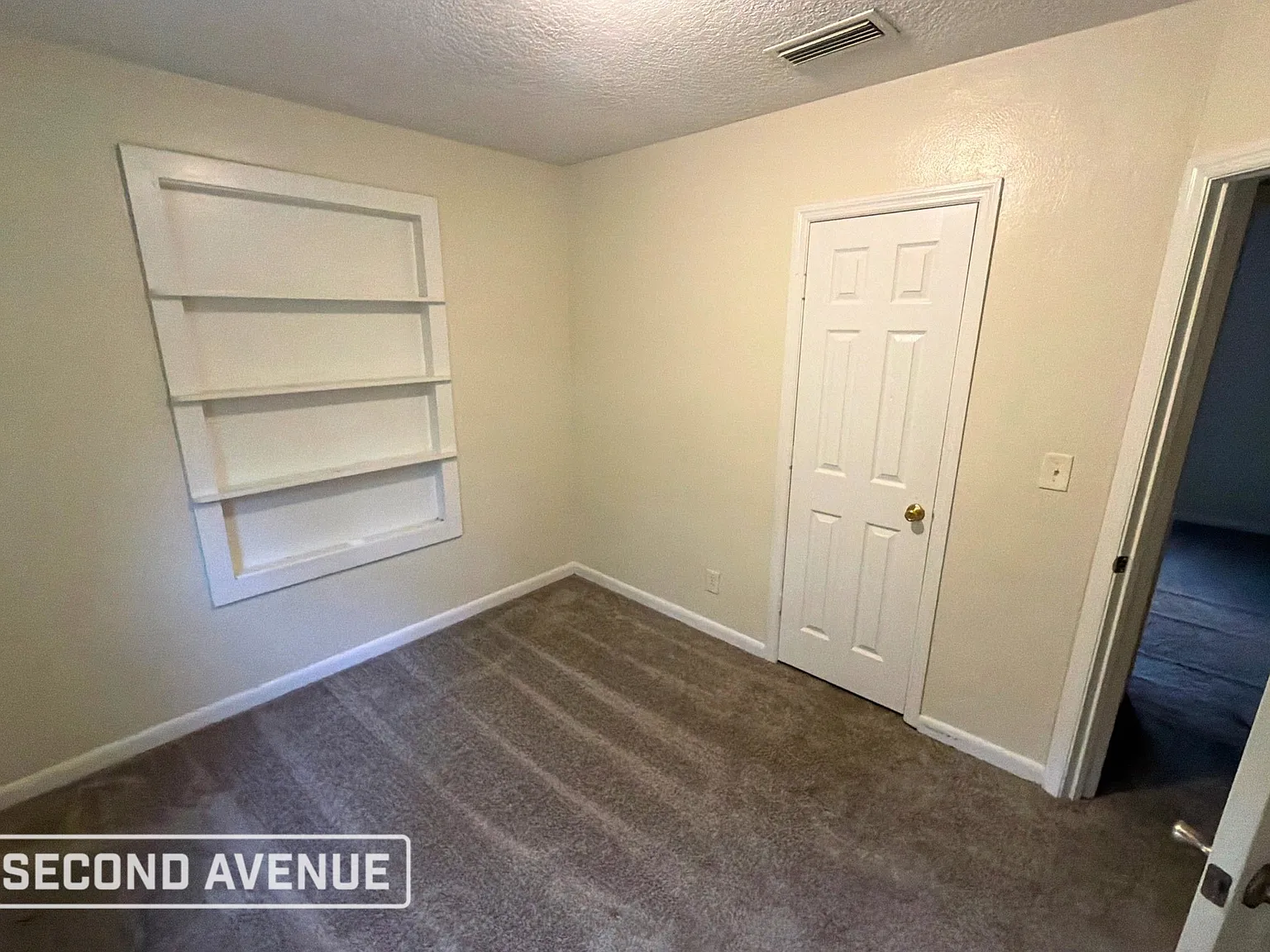 3 bed, 2.0 bath, 1220 sqft, $1,019 — Photo 4