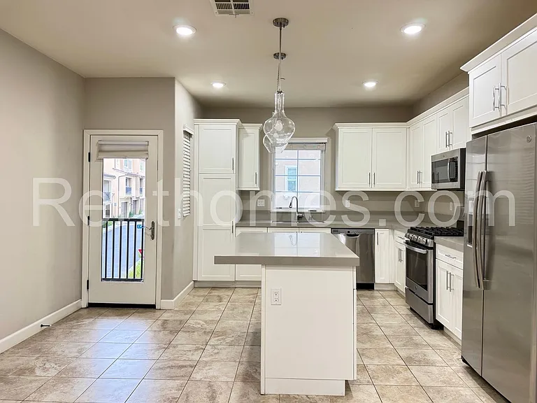 11007 Evelyn Way — Photo 7