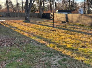 15 Clubhouse Rd, Windsor, CT 06095