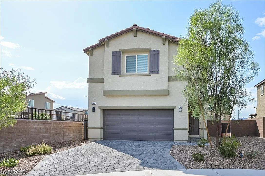 4 bed, 2.5 bath, 1855 sqft, $2,350 — Photo 2