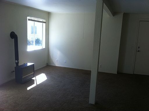 4th image of 1008 Empey Way #B