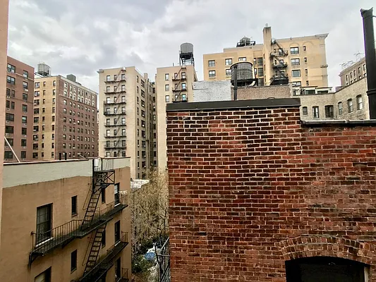 Rented by Sovereign Associates | media 9